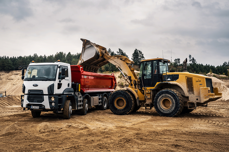 самосвал Ford 4142D DC для строительной отрасли